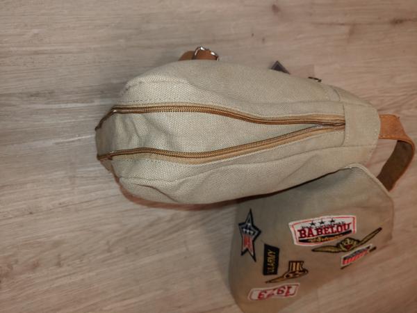 Salini Canvas Schultertasche mit Sticker