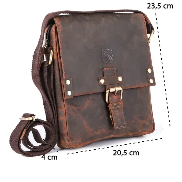 Sling Bag Überschlagklappe und Nieten